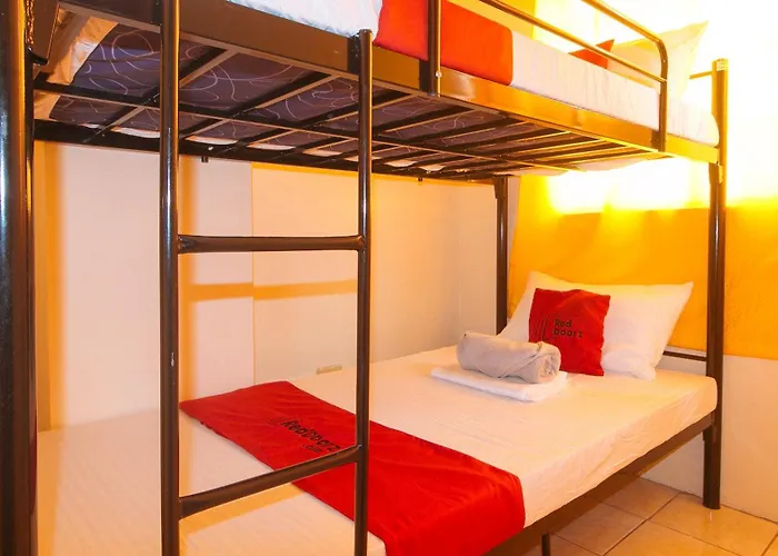 Hotel Reddoorz @ Caberto Mansion De Condotel Manila