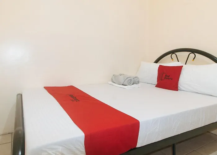 Hotel Reddoorz @ Caberto Mansion De Condotel *