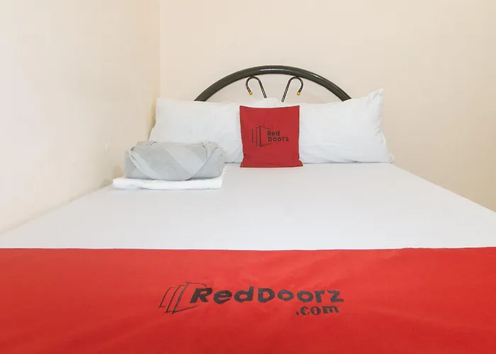 Reddoorz @ Caberto Mansion De Condotel *