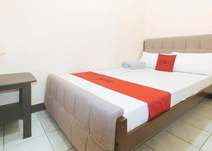 Hotel Reddoorz @ Caberto Mansion De Condotel *