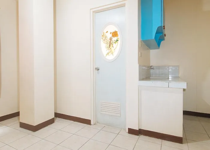 Reddoorz @ Caberto Mansion De Condotel *