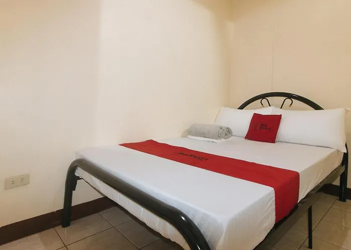Reddoorz @ Caberto Mansion De Condotel