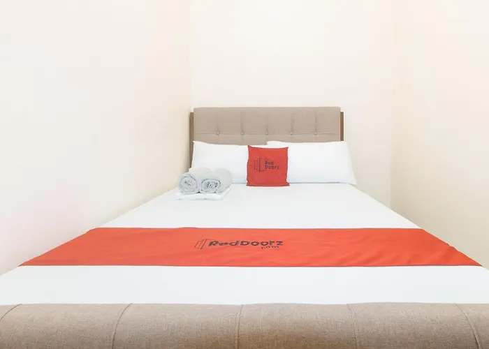 Hotel Reddoorz @ Caberto Mansion De Condotel