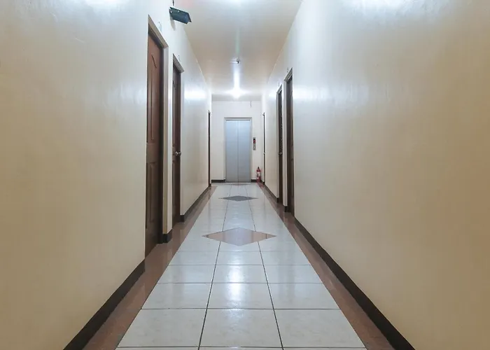 Reddoorz @ Caberto Mansion De Condotel